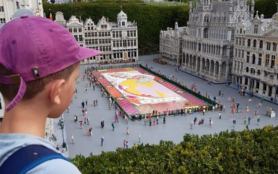 Mini-Europe : 150 cocos et cocottes rois et reines du monde, le temps d’une après-midi