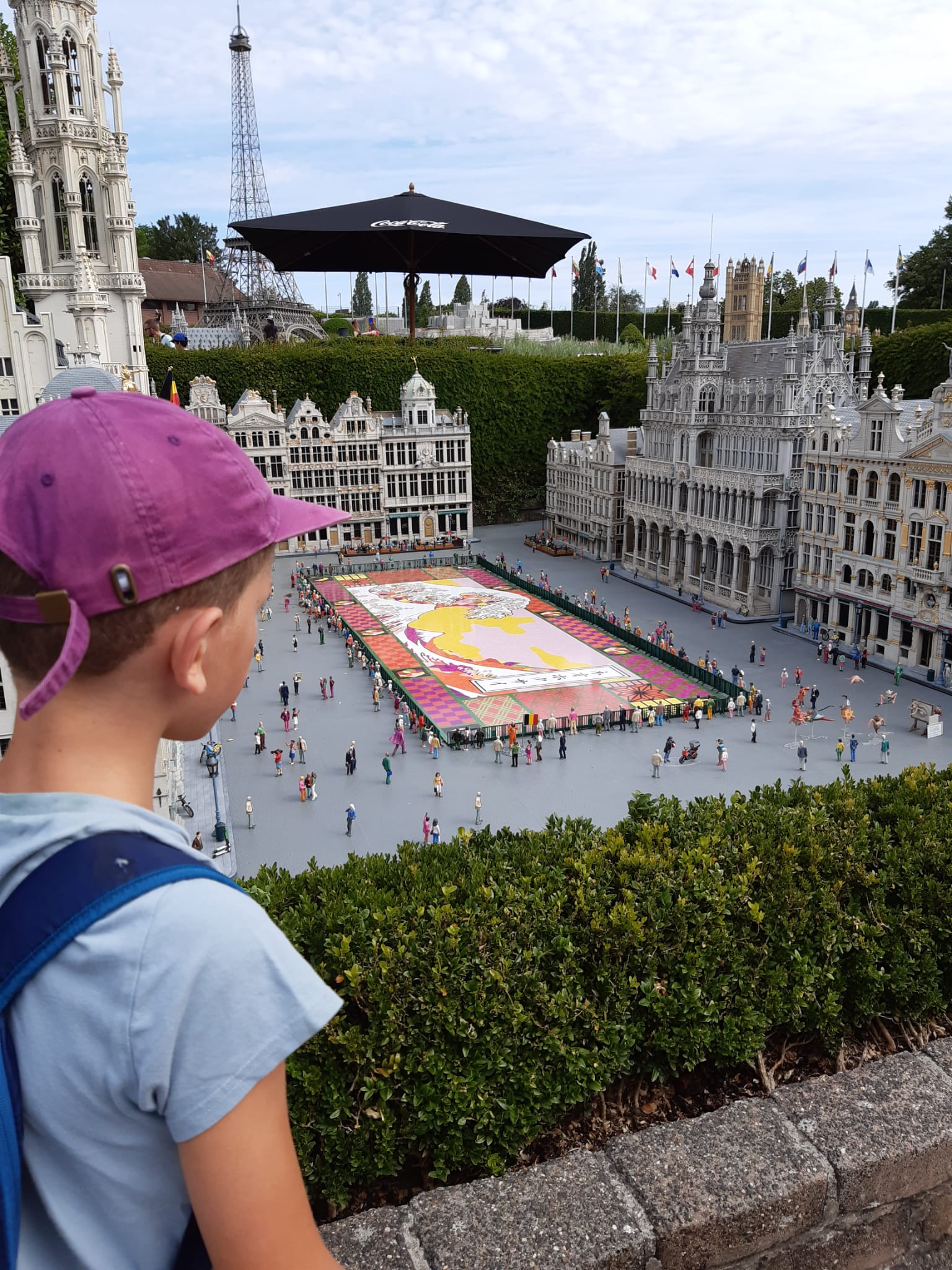 Mini-Europe : 150 cocos et cocottes rois et reines du monde, le temps d’une après-midi